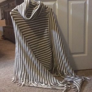 Beautiful cowl neck poncho.